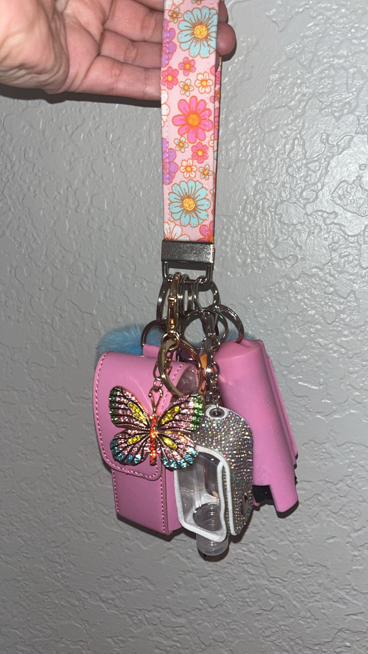 Pink Flowers ( Includes 2 free cans )