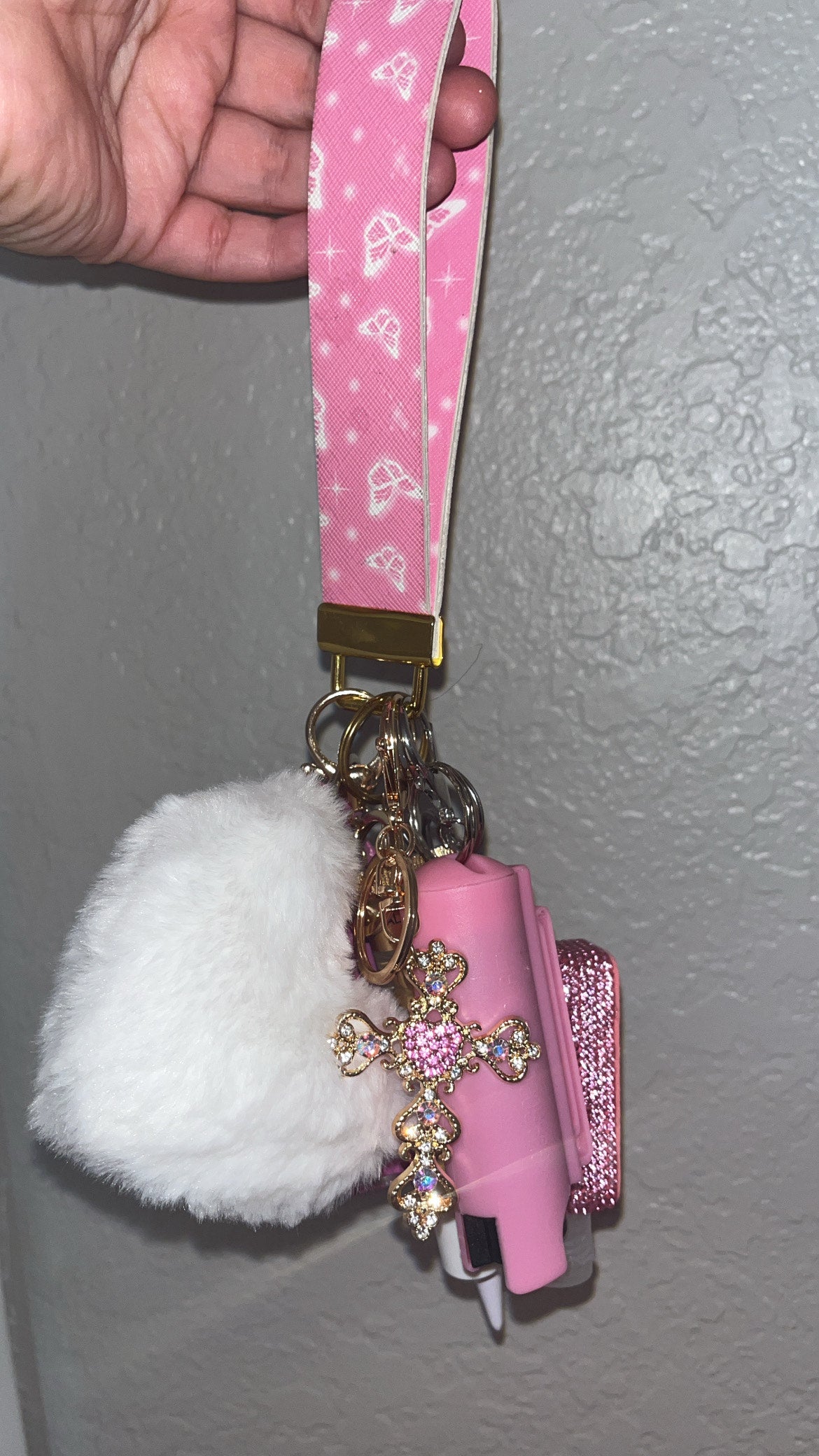 Pink butterfly ( Includes 2 free cans )